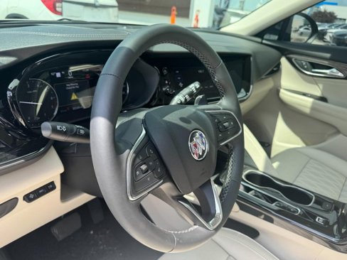 Used 2023 Buick Envision Avenir image 15