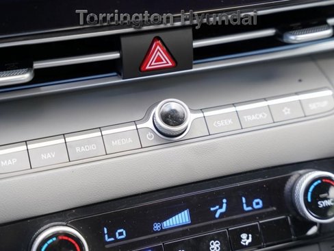 Certified 2024 Hyundai Elantra SEL image 23