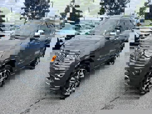 Used 2018 Jeep Grand Cherokee Overland image 3