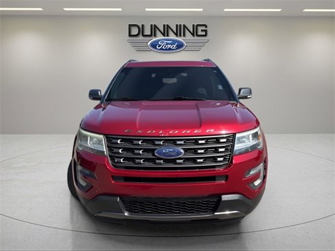Used 2017 Ford Explorer XLT w/ Equipment Group 202A image 5