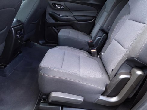 Used 2021 Chevrolet Traverse LT image 13