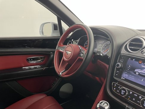 Used 2019 Bentley Bentayga image 10
