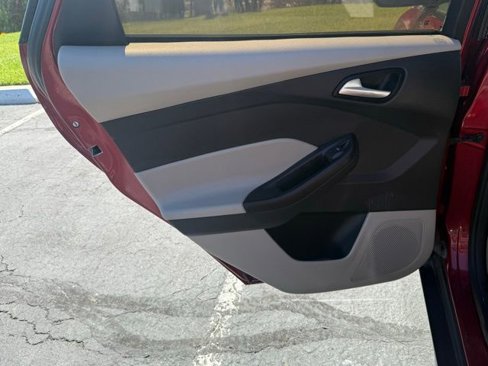 Used 2017 Ford Focus SE image 11