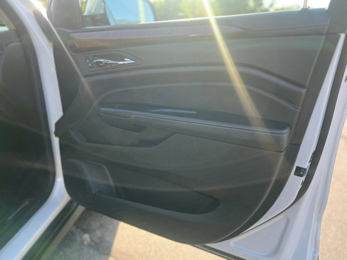 Used 2015 Cadillac SRX Luxury image 44