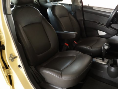 Used 2014 Chevrolet Spark LT image 25