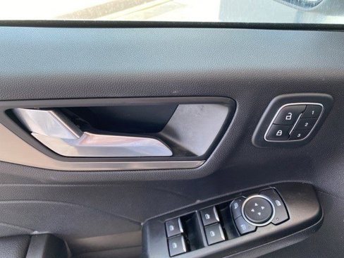 Certified 2022 Ford Escape Titanium image 9