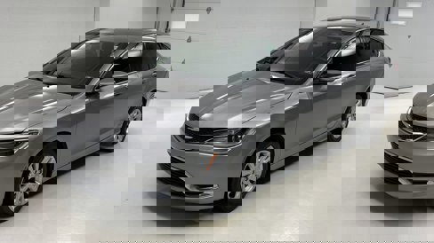 Used 2017 Chrysler 200 Limited Platinum w/ Comfort & Convenience Group image 1