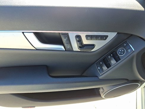Used 2012 Mercedes-Benz C 250 Sedan image 15