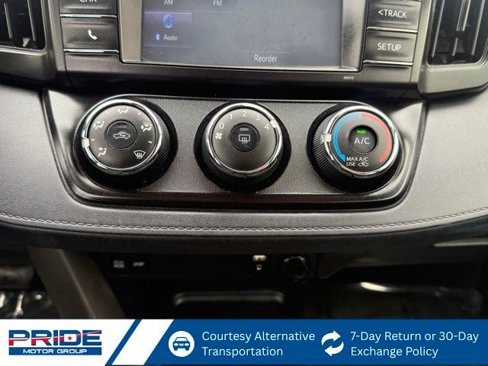 Used 2018 Toyota RAV4 LE image 19