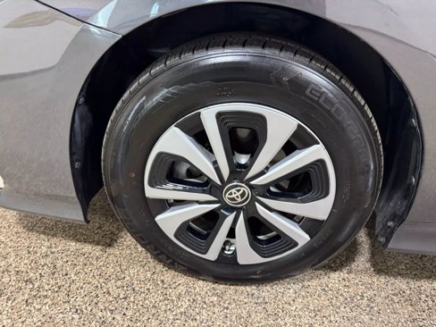 Used 2018 Toyota Prius Prime Premium image 60