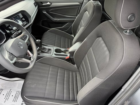 Used 2023 Volkswagen Jetta Sport image 19