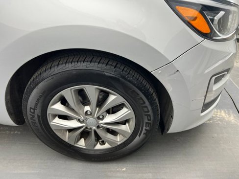 Used 2020 Kia Sedona LX image 12