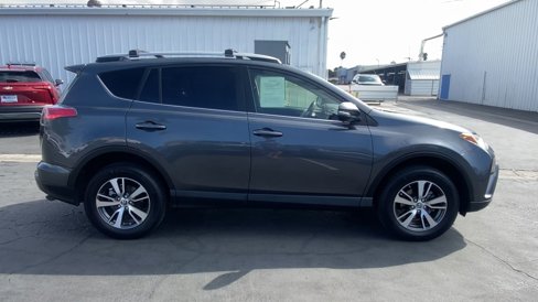 Used 2018 Toyota RAV4 XLE image 9