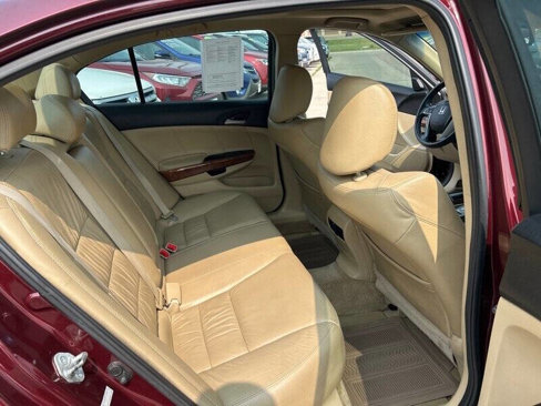 Used 2011 Honda Accord EX-L image 16