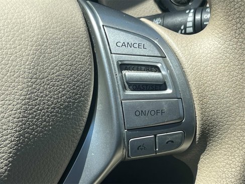 Used 2015 Nissan Rogue SV image 27