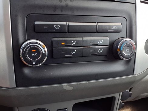 Used 2015 Nissan Frontier SV image 6