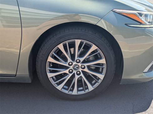 Used 2019 Lexus ES 350 Luxury image 11
