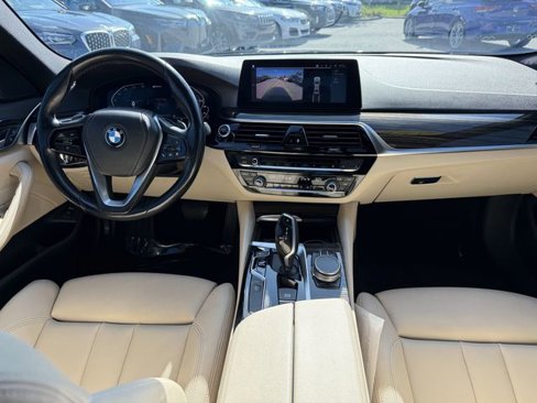 Used 2020 BMW 530e w/ Convenience Package image 13