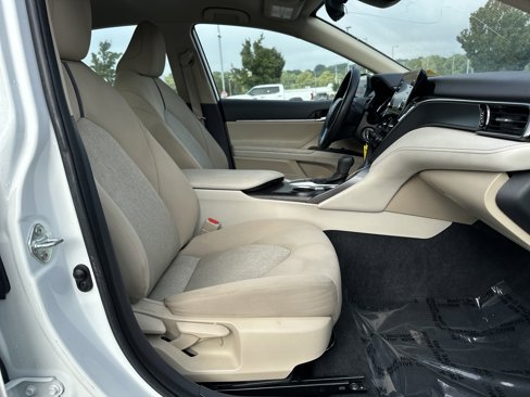 Certified 2022 Toyota Camry LE image 29