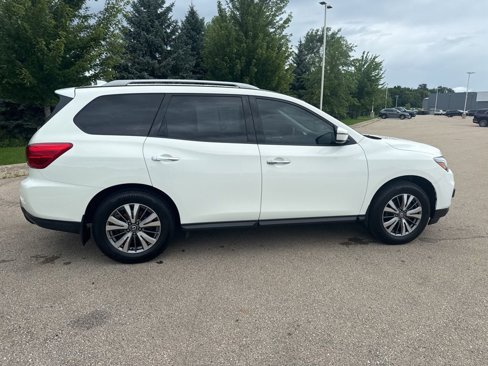 Used 2020 Nissan Pathfinder S image 6