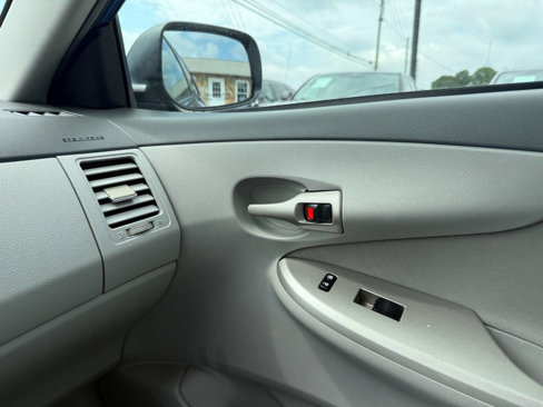 Used 2010 Toyota Corolla LE image 21