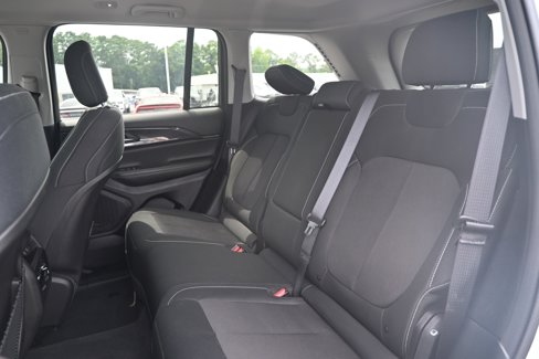 Used 2023 Jeep Grand Cherokee Laredo w/ Trailer Tow Prep Group (B) image 8