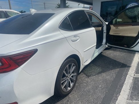 Used 2018 Lexus ES 300h image 4