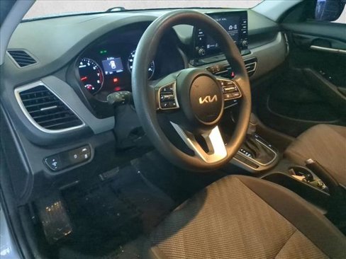 Used 2022 Kia Seltos LX image 10