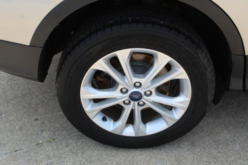Used 2018 Ford Escape SE image 9
