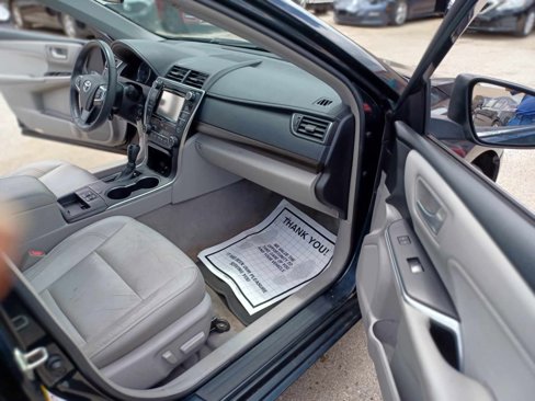 Used 2017 Toyota Camry XLE image 10