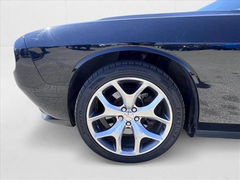 Used 2016 Dodge Challenger SXT Plus image 22