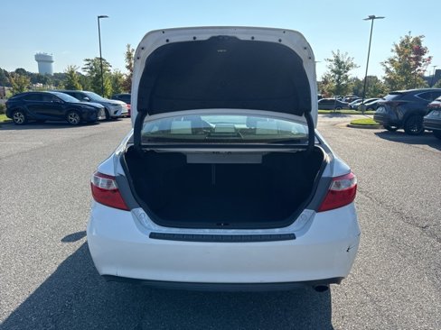 Used 2016 Toyota Camry SE image 12
