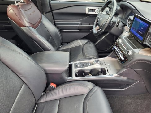 Used 2020 Ford Explorer Platinum image 16