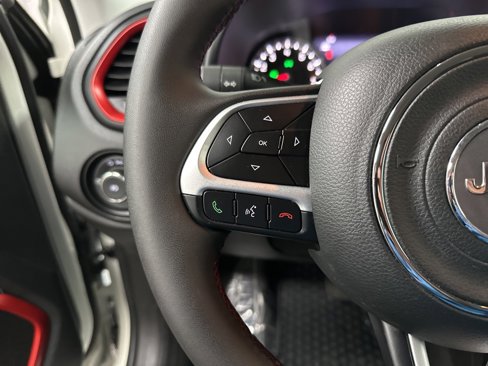 Used 2023 Jeep Renegade Trailhawk image 17