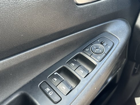 Used 2019 Hyundai Santa Fe SEL image 23