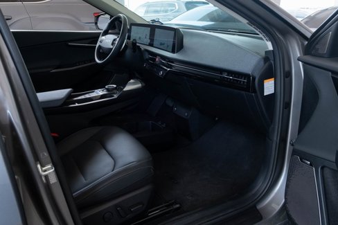 Used 2024 Kia EV6 Wind image 11