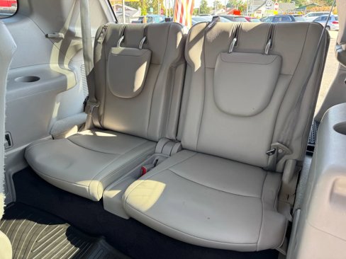 Used 2011 Toyota Highlander Limited w/ Tow Pkg image 23