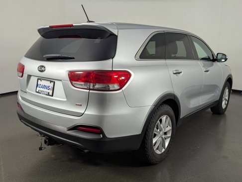 Used 2017 Kia Sorento L image 7