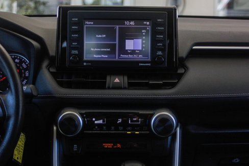 Used 2022 Toyota RAV4 LE image 13