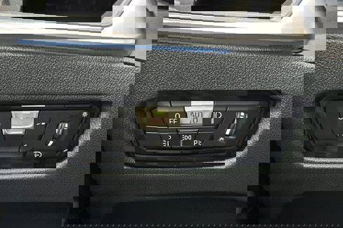 Certified 2022 BMW 330e w/ Premium Package image 32