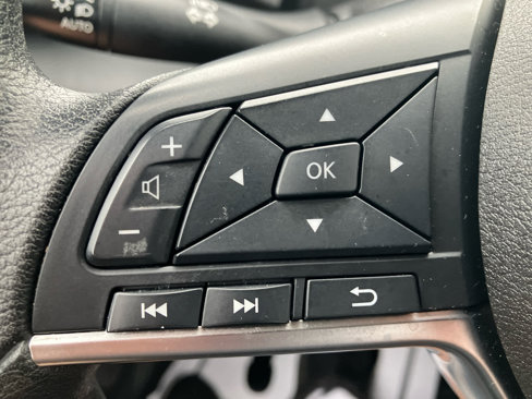 Used 2024 Nissan Kicks SV image 15