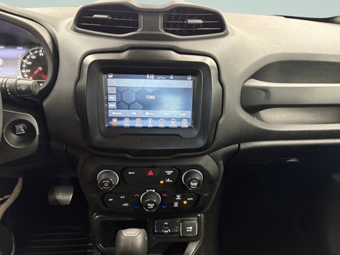 Used 2021 Jeep Renegade Latitude image 12