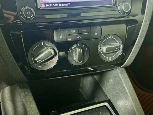Used 2016 Volkswagen Jetta Sport image 16