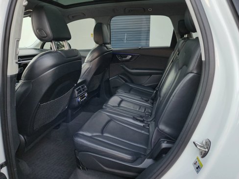 Used 2017 Audi Q7 3.0T Prestige w/ Prestige Package image 18