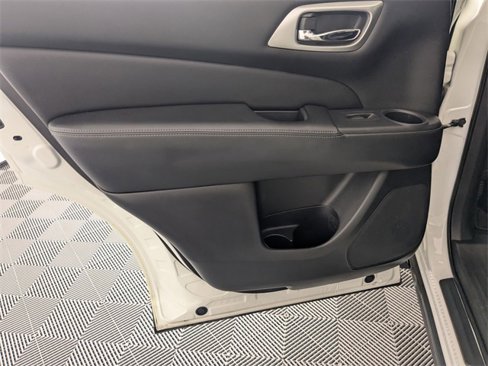 Used 2020 Nissan Pathfinder SL image 30