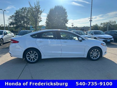 Used 2017 Ford Fusion SE image 7