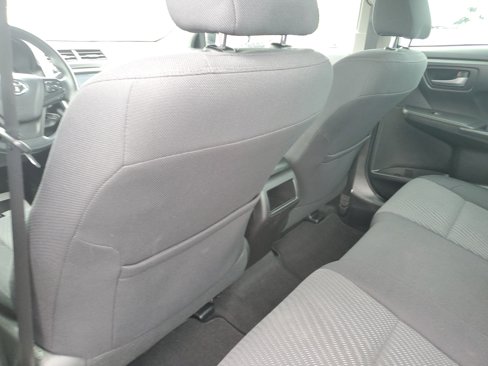 Used 2017 Toyota Camry LE image 10
