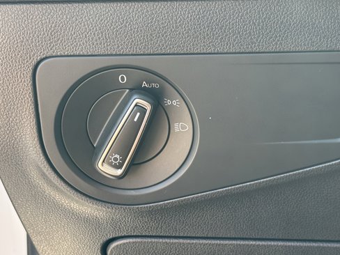 Used 2019 Volkswagen Tiguan SEL image 25