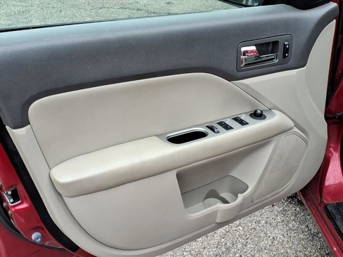 Used 2011 Ford Fusion SEL image 6