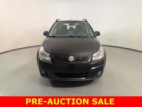 Used 2011 Suzuki SX4 AWD Hatchback image 2